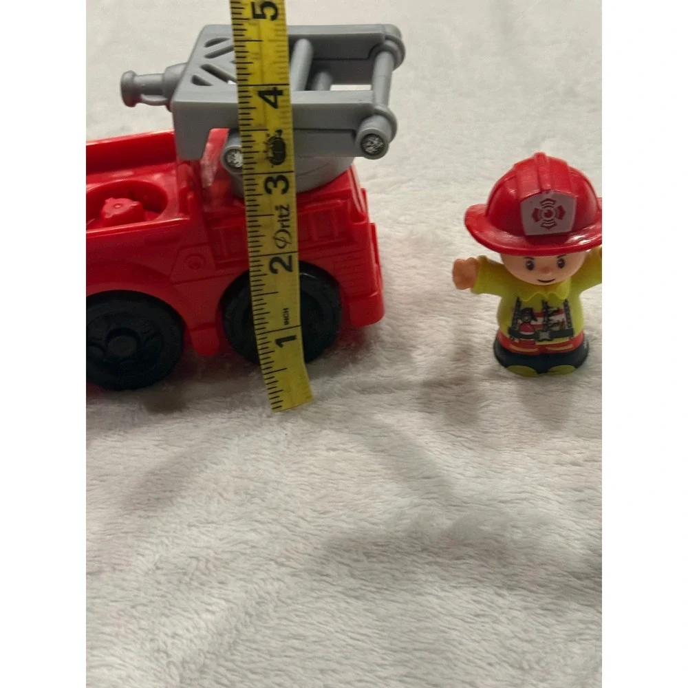 Fisher-Price Little People Fire Truck with Firefighter Erika Figure‎ Red Toy Set